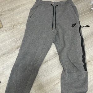 Great and black sweatpants from NIKE